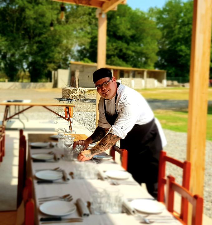 Chef at home in Saldet ( Alt Empordà ) with local cusine