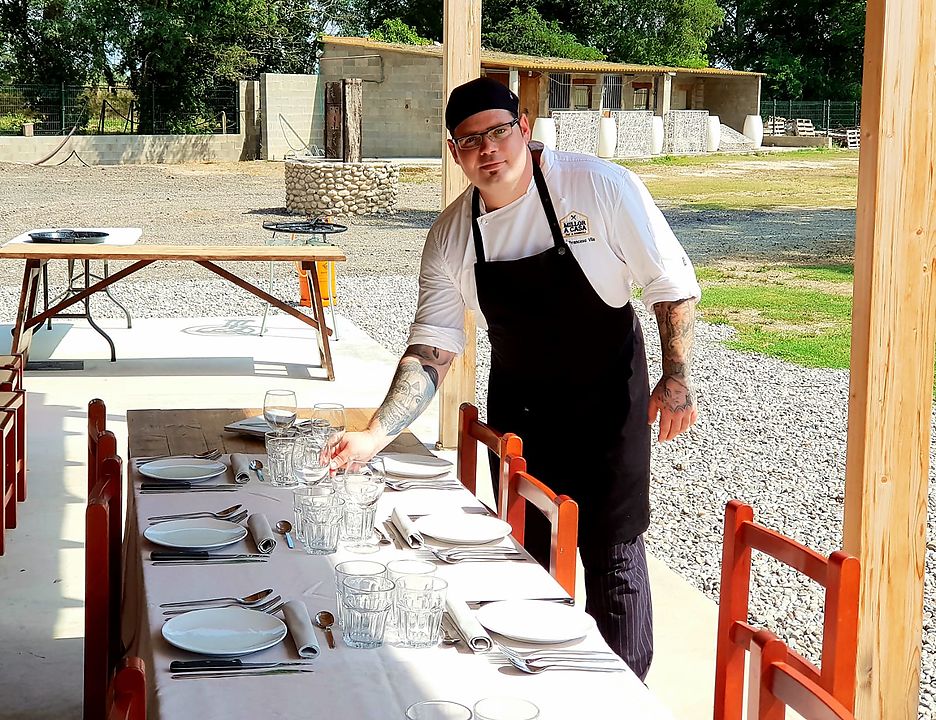 Chef at home in Saldet ( Alt Empordà ) with local cusine