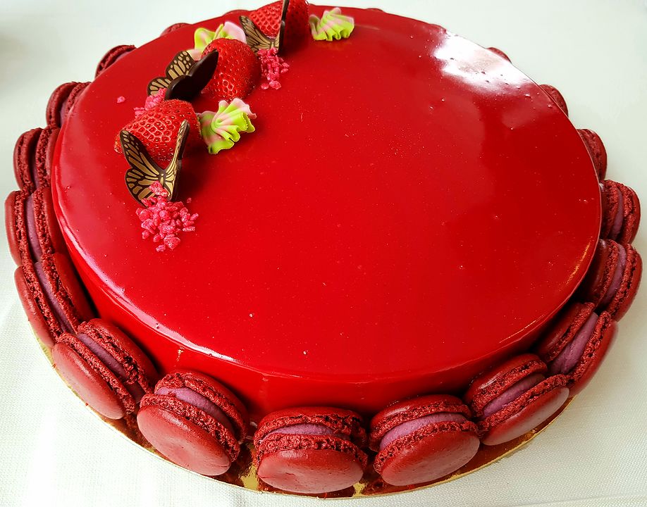 Red fruit cake